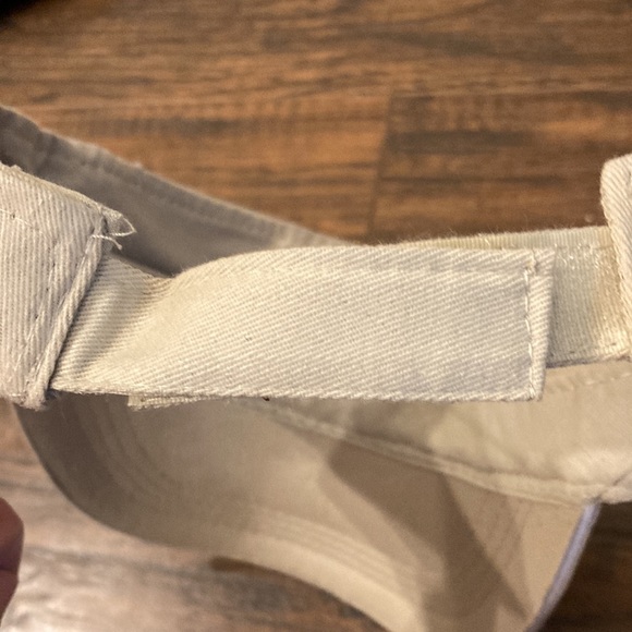 Buccaneers visor - Picture 6 of 6